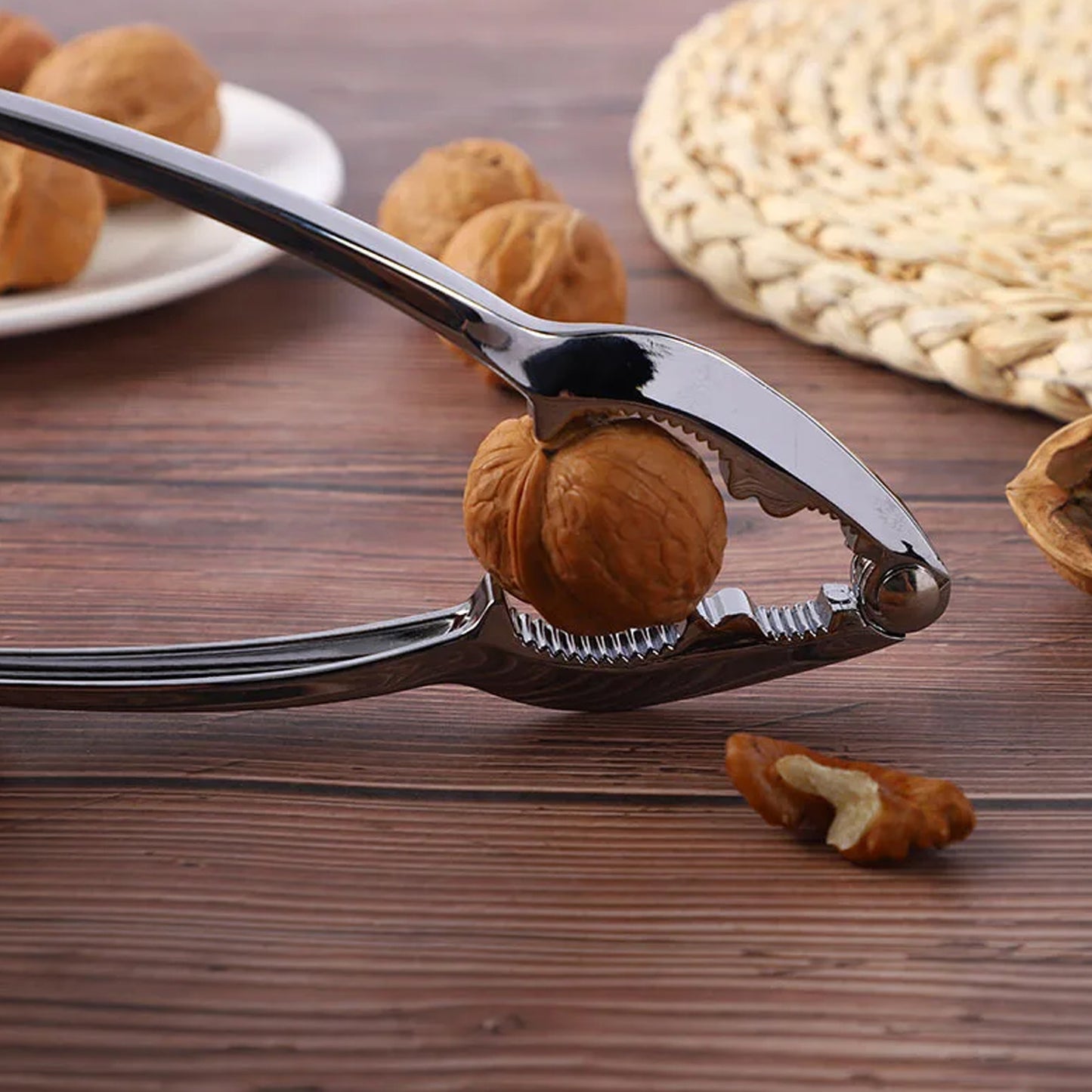 Durable Walnut Cracker – Multifunctional Nut Cutter Pliers