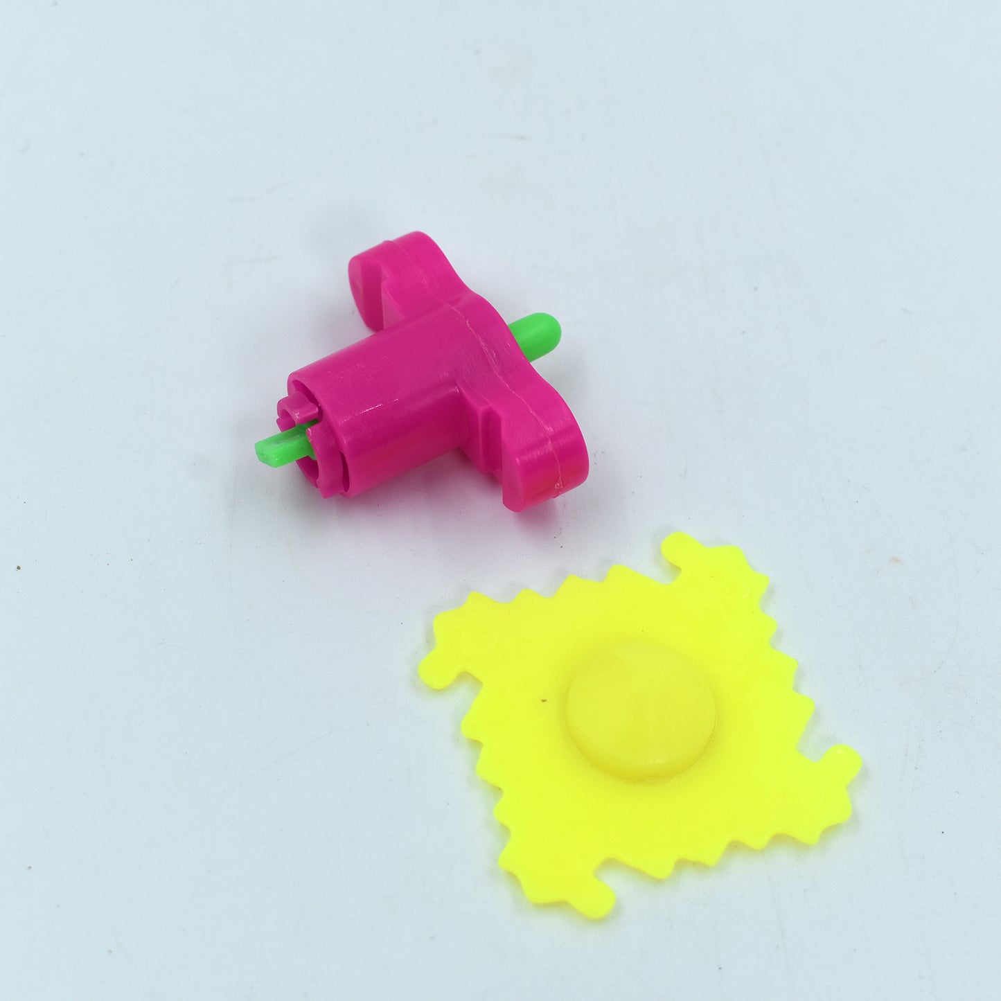 High-Speed Toy Spinner with Easy Launcher